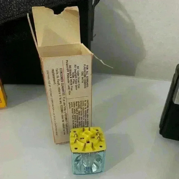 Vintage Kodak Instamatic X-15 Camera w/ Carry Case, Flash Cubes, Film- Untested - Picture 12 of 16